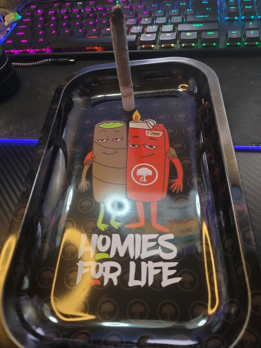 datdudetmoe's tweet image. Just came in this morning while we&apos;re seshing...this is the one I wanted...thanks @push_trees_ @dope_as_yola_  #pushtrees