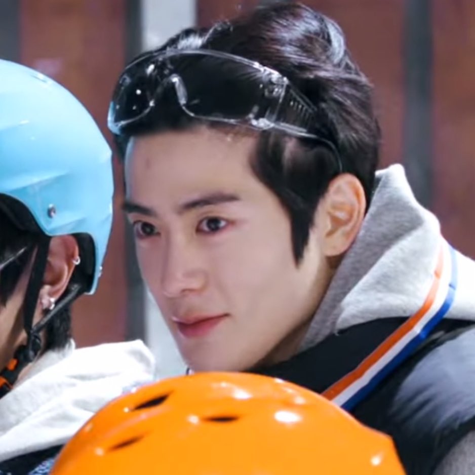 ยังชอบแจฮยอนลุคที่เอาแว่นคาดผมอยู่อีกหรอ
me : ตลอดไป