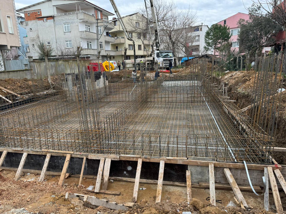 <a href="/kaMUhendisleri/">Kamu Mühendisleri Platformu</a> Şu altta ki fotoğrafta ortalama 1 milyon Türk Liralık imalat var 
Denetleyen sorumluluk alıp inceleyen hakediş hazırlayan kamu mühendisi ustaların aylık gelirinden az bir gelire sahipler. Depremde ayakta duran yapılar kamu mühendislerinin denetimine tabi olanlar idi 
<a href="/a_uraloglu/">Abdulkadir URALOĞLU</a>