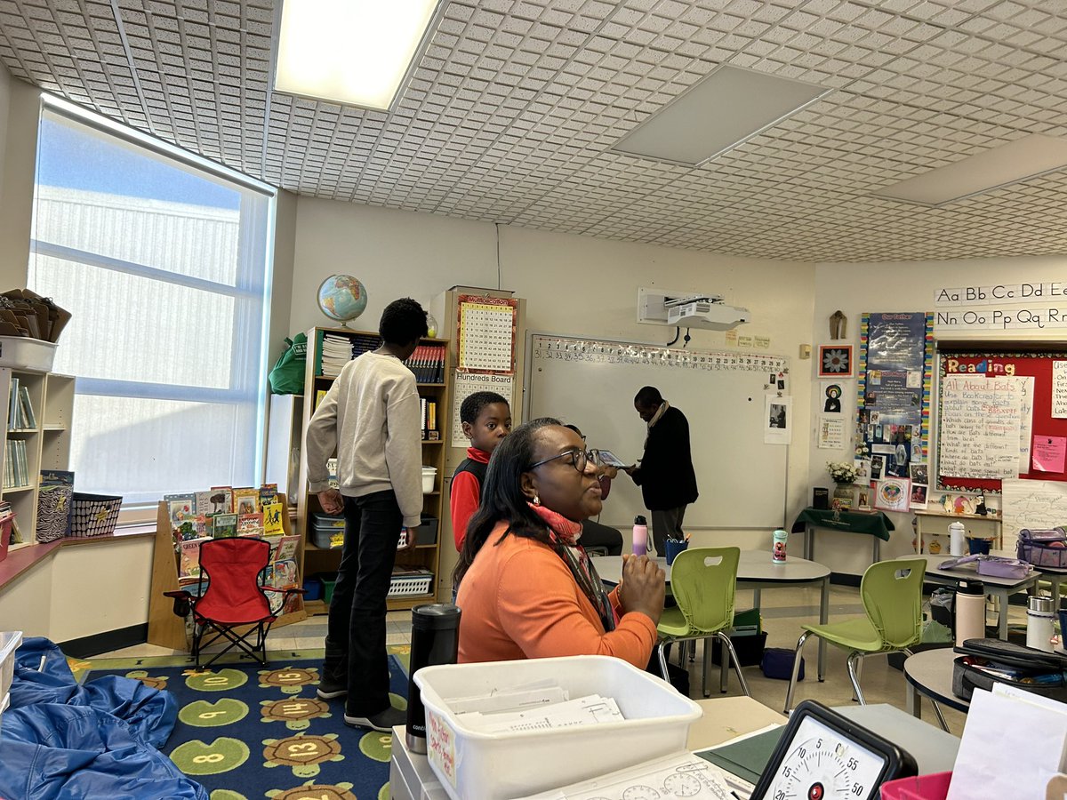 MissLEmmanuel's tweet image. SMY Junior BSA planning their morning announcements, fun fact project and a dance number all to celebrate #BlackHistoryMonth!
•
@OttCatholicSB @SMYocsb @roseayafor1 @OCSB_BEN @ocsbequity #BeCommunity