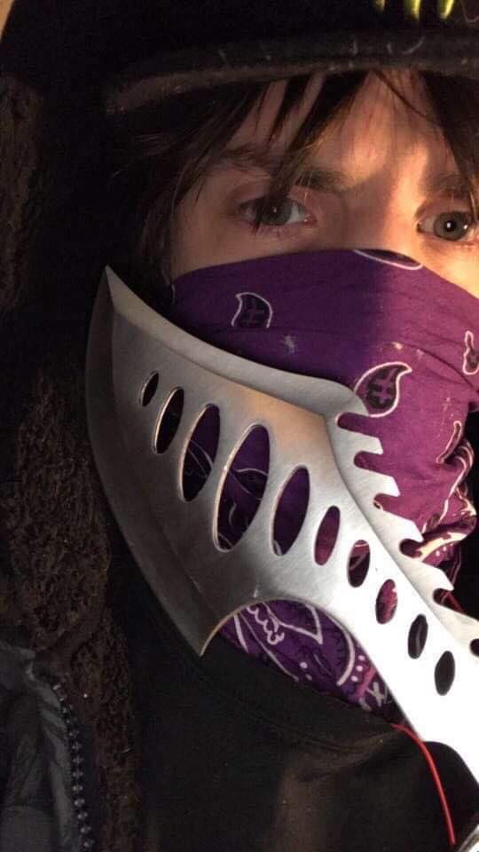 AlexRobertBrow1's tweet photo. I'm not the cutest or sexiest but I'm real and I'm loyal you mess with my friends you mess with me. I'll protect my friends even at the cost of my own life they are important to me and they always will be I love y'all so much 🖤💜👑🖤💜 stay gorgeous and handsome queens and kings https://t.co/MT7nbqBMC1