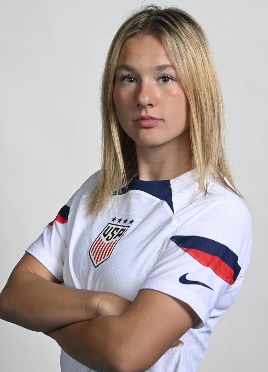 yscwomen's tweet photo. Kennedy Fuller bagged ⚽️⚽️⚽️⚽️⚽️ goals against Panama on friday. The UNC commit is one of the top USYNT players and is bound to be a future star 🌟 https://t.co/lXN6xs9zV5