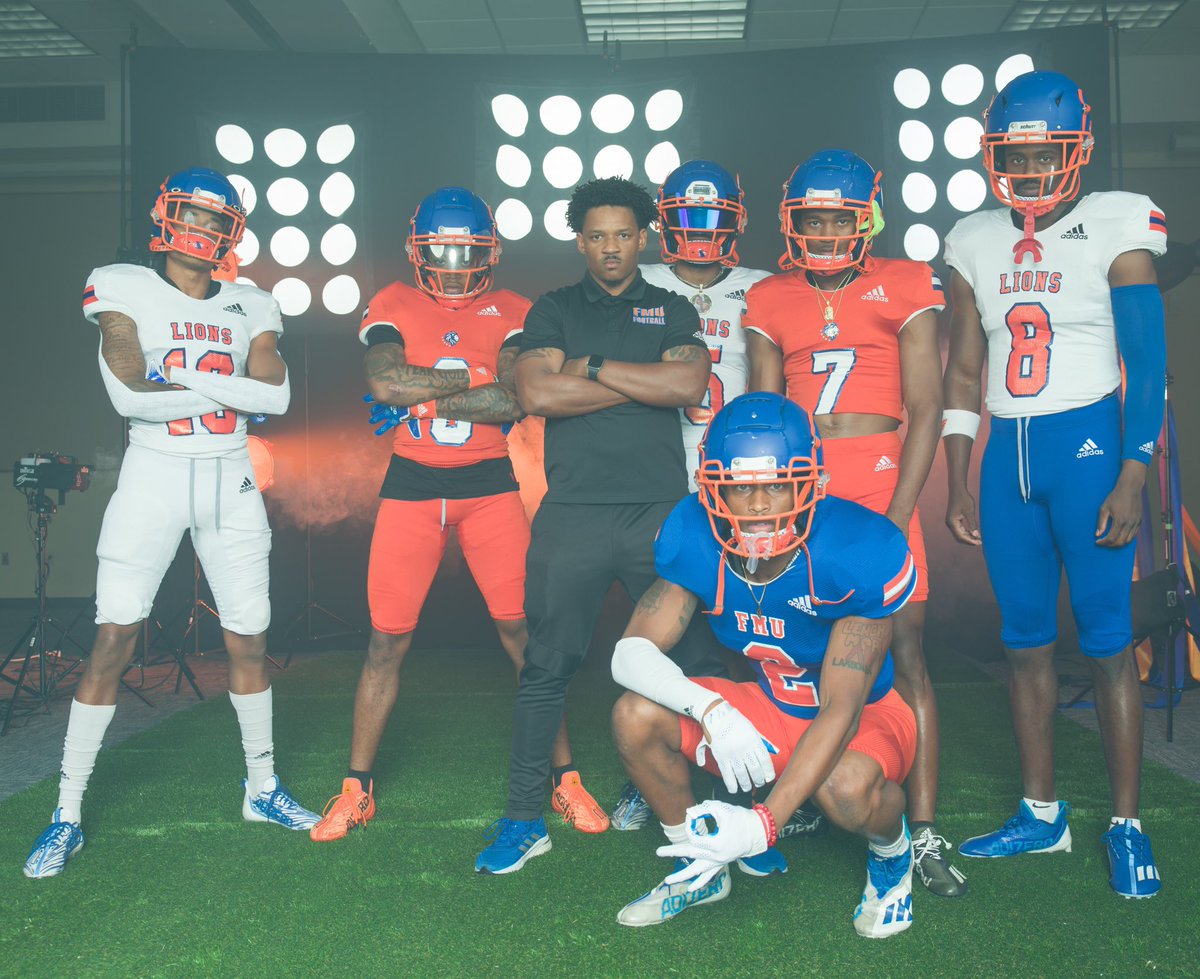 TE Coach Roy/Special Teams Coord./Graphic Designer tweet media