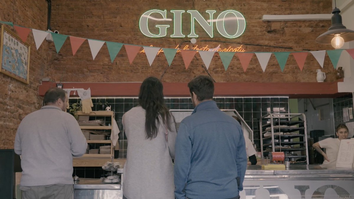 AMCNetworksLA's tweet photo. Desde bodegones de barrio hasta restaurantes premiados, ¿cuáles son Los Imperdibles de Buenos Aires? Parrillas 🥩, pizzerías 🍕, heladerías 🍦, un recorrido para descubrir los lugares más emblemáticos de la gastronomía argentina.  Desde hoy, todos los lunes por @elgourmet https://t.co/jv8t0mNqzY