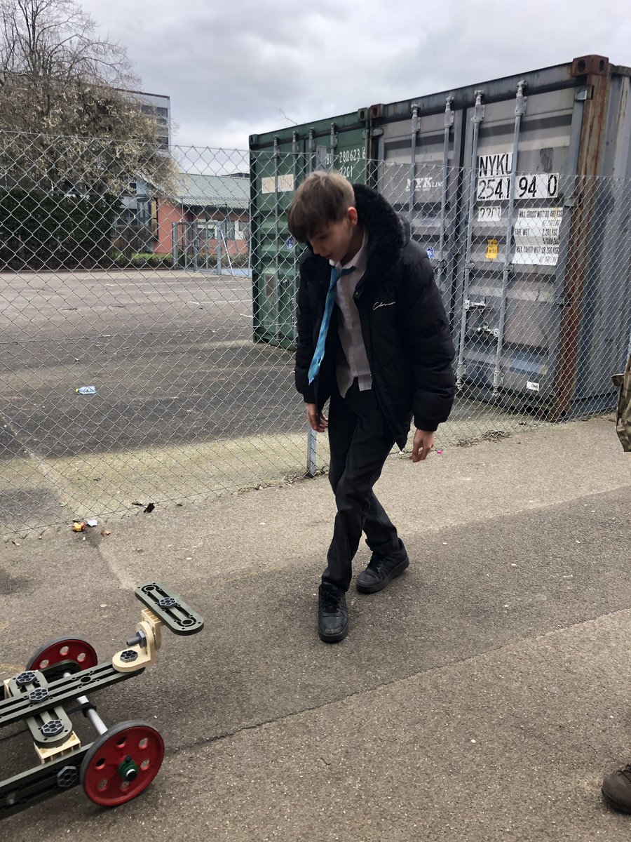 SalisburySgo's tweet image. Thank you to @ArmyintheSW for running a STEM session with our Restart students this afternoon 🚗