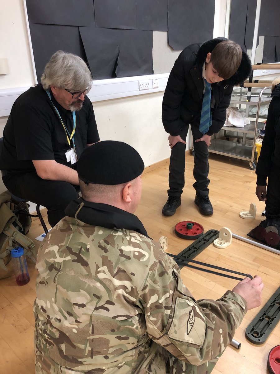 SalisburySgo's tweet image. Thank you to @ArmyintheSW for running a STEM session with our Restart students this afternoon 🚗