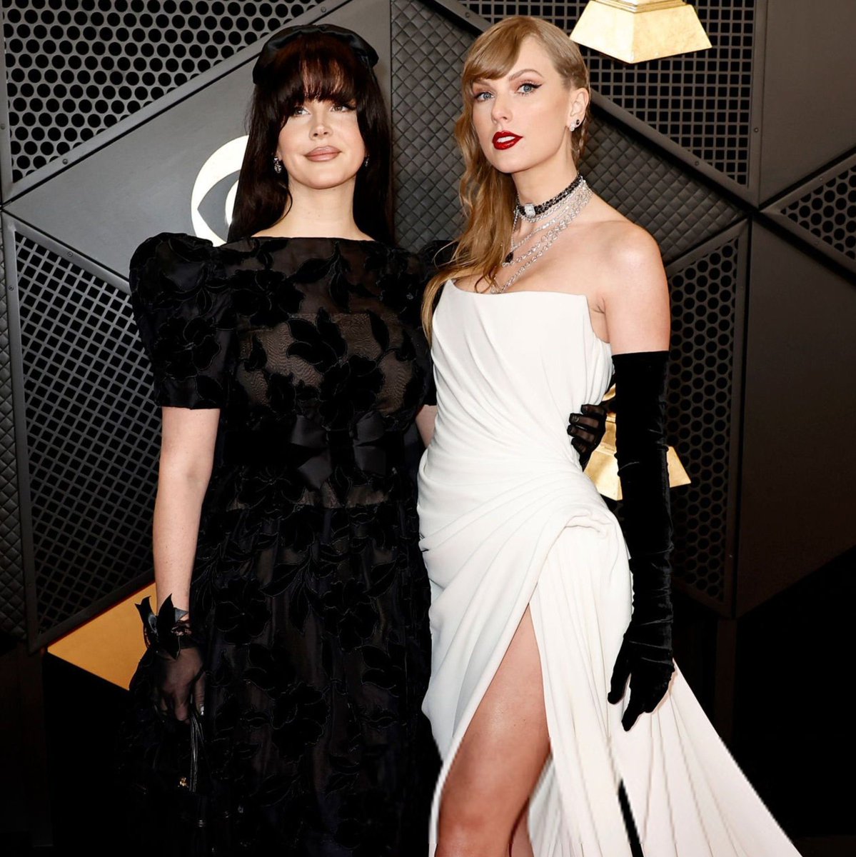 BooksMostly94's tweet photo. Two queen's in the same room ✨
#LanaDelRey #GRAMMYs #TaylorSwift #GRAMMYs2024 https://t.co/WCEM3hJwDg