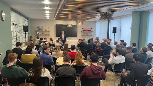 Kicked off the week with a lively Town Hall in the Scottish capital this morning. We covered everything from the wider economy, the role of business in building trust, emerging tech and my thoughts on the ongoing success of Taylor Swift. #Edinburgh @PwC_UK #TownHall