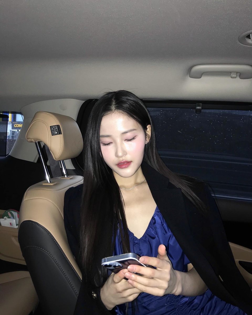 loa10a's tweet photo. 24 F/W Seoul Fashion week 

VLOG in my youtube 🩵

https://t.co/yWhjED6INB https://t.co/GDk3wx8Duu