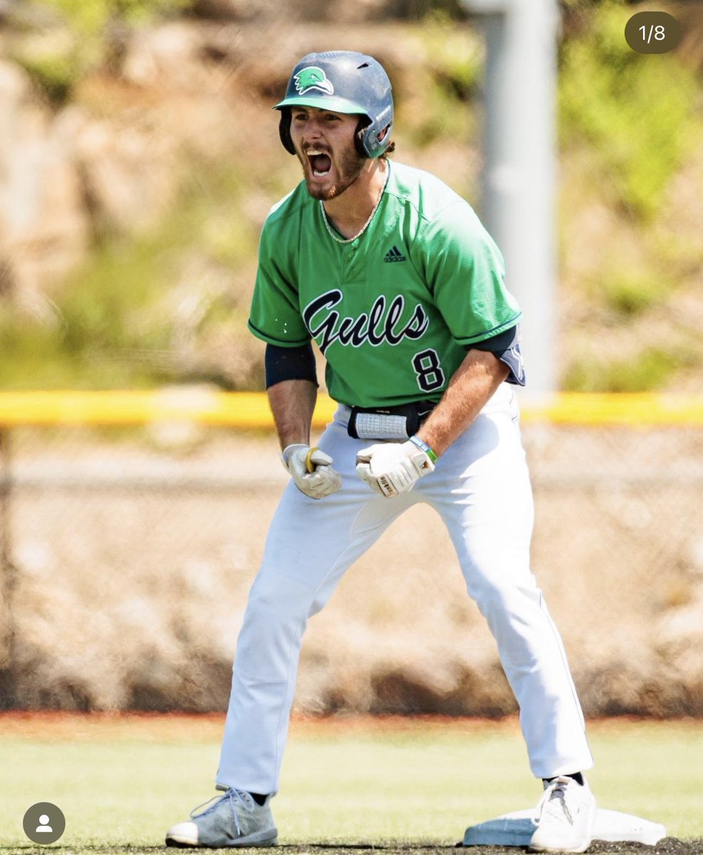 VukstaAlex's tweet photo. @EndicottCollege @ECGulls Did it better https://t.co/o7rLv2dYwt