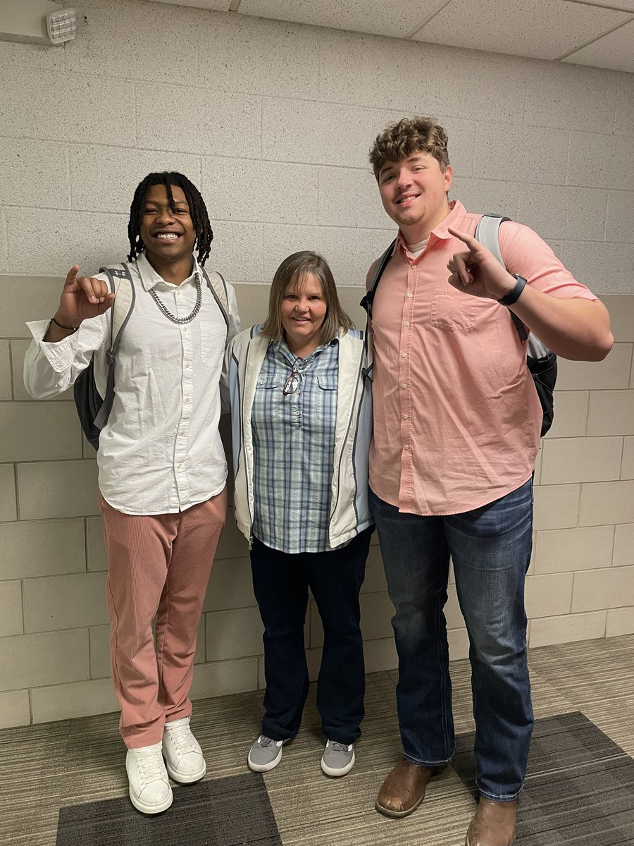 Great day to #DressForSuccess Me and <a href="/Harvey_Island/">Joshua Harvey</a> gettin it done! #HornetEdge