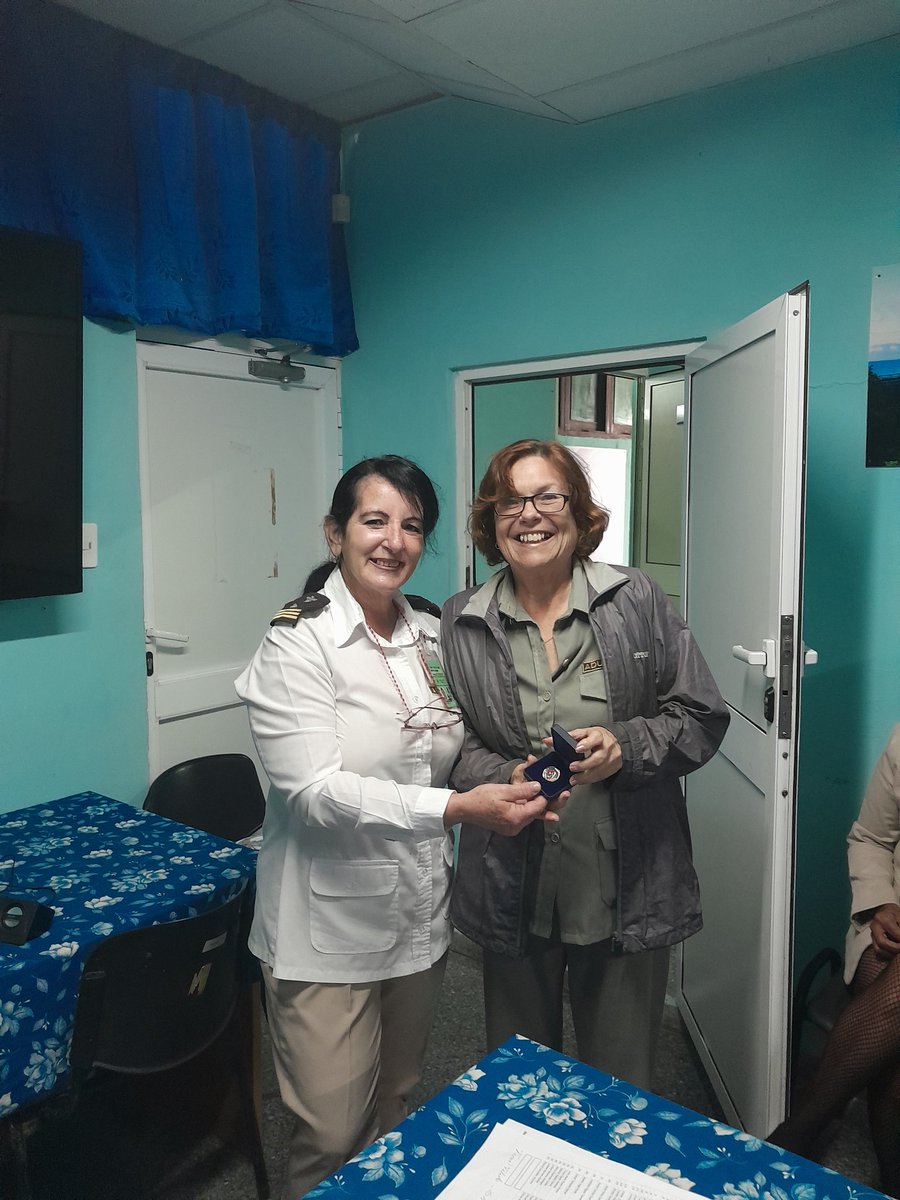 En matutino efectuado en la #AduanaMatanzas se reconocen a trabajadores con el sello de Honor Aduanero y el sello de Honor y Ética a trabajadores por su destaca labor en el #Aniversario 61 de la #AduanaCuabana.