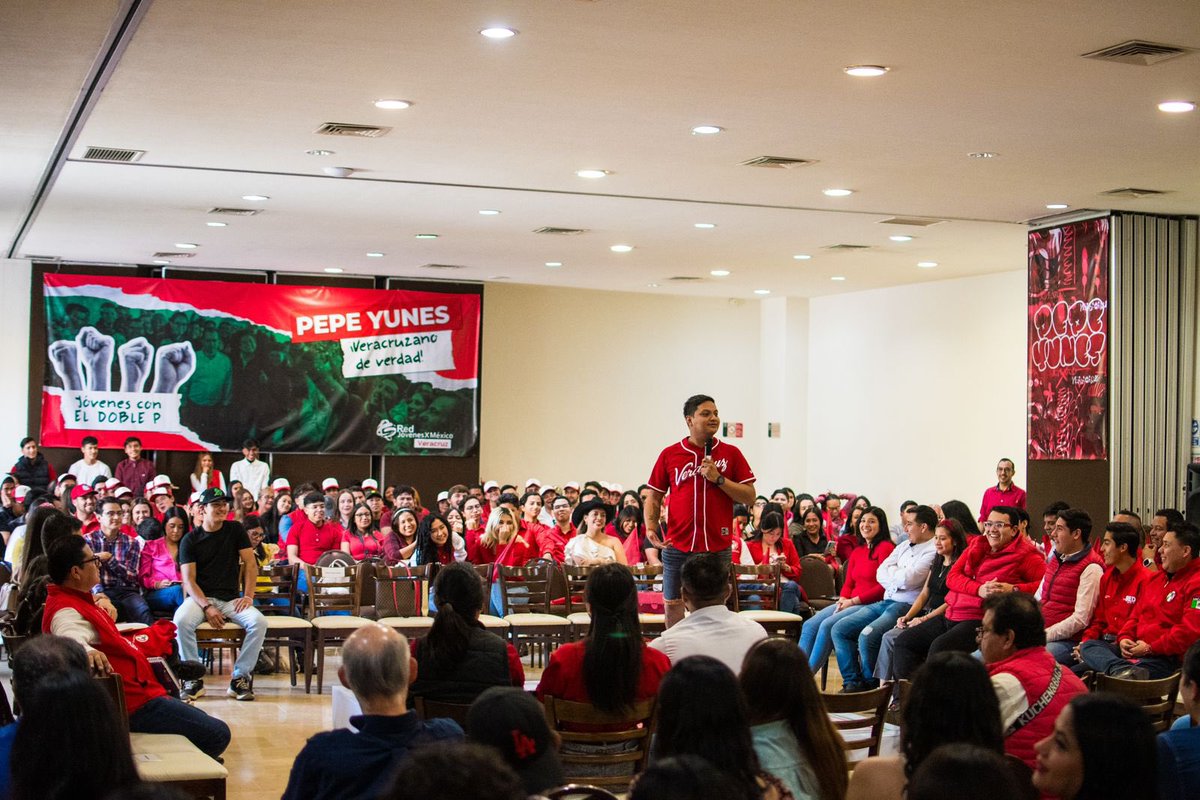 ¡Veracruz para los veracruzanos!🇲🇽 Nuestro Presidente <a href="/CarlosGMancilla/">CarlosGM</a> en compañía del precandidato a Gobernador <a href="/Pepe_Yunes/">PEPE</a> y del Regidor y Dirigente Estatal <a href="/CarlosRugerioM/">Carlos Rugerio Martínez</a>, tomaron protesta a los comités municipales de #LaRed Estatal.