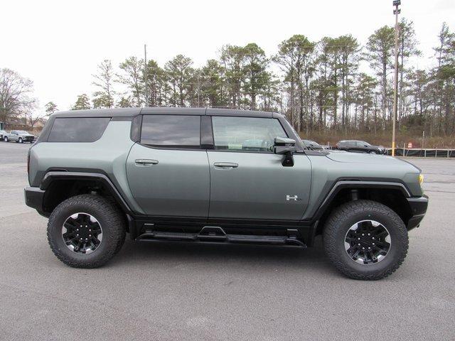 The all-new #GMCHummerEV SUV is on the lot at Hardy! 😍 ⚡ This vehicle is truly a sight to be seen in-person, featuring best-in-class horsepower (up to 830 hp) and torque (up to 11,500 lb-ft)! 

Vehicle details: bit.ly/3wbKpGd