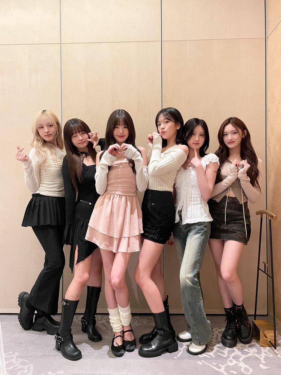 yujjinah's tweet photo. ✩ ﾟ ◠   𓈒   ︵  “To you, dear 𝗕𝗮𝗻𝗴𝗸𝗼𝗸.” Surrounded by utter dreamlike situation that burst out underneath the purplish constellation above, we girls are totally in awe and mesmerized as well knowing another memorable night with 𝐃𝐈𝐕𝐄 is preciously secured. https://t.co/QUVPuaYuAN