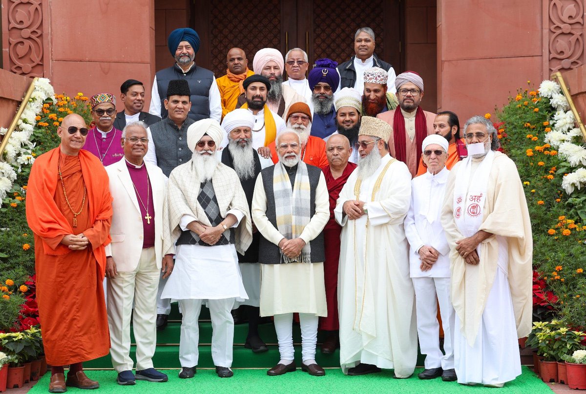 aloksharmabjp59's tweet photo. मेरा देश, मेरा देश, मेरा देश.... 
मेरा देश बदल रहा है…आगे बढ़ रहा है !
मेरा देश बदल रहा है…आगे बढ़ रहा है ! 
सब धर्मों का सार एक ही है ! मेरा देश भारत @narendramodi https://t.co/h0U1Zkeot8