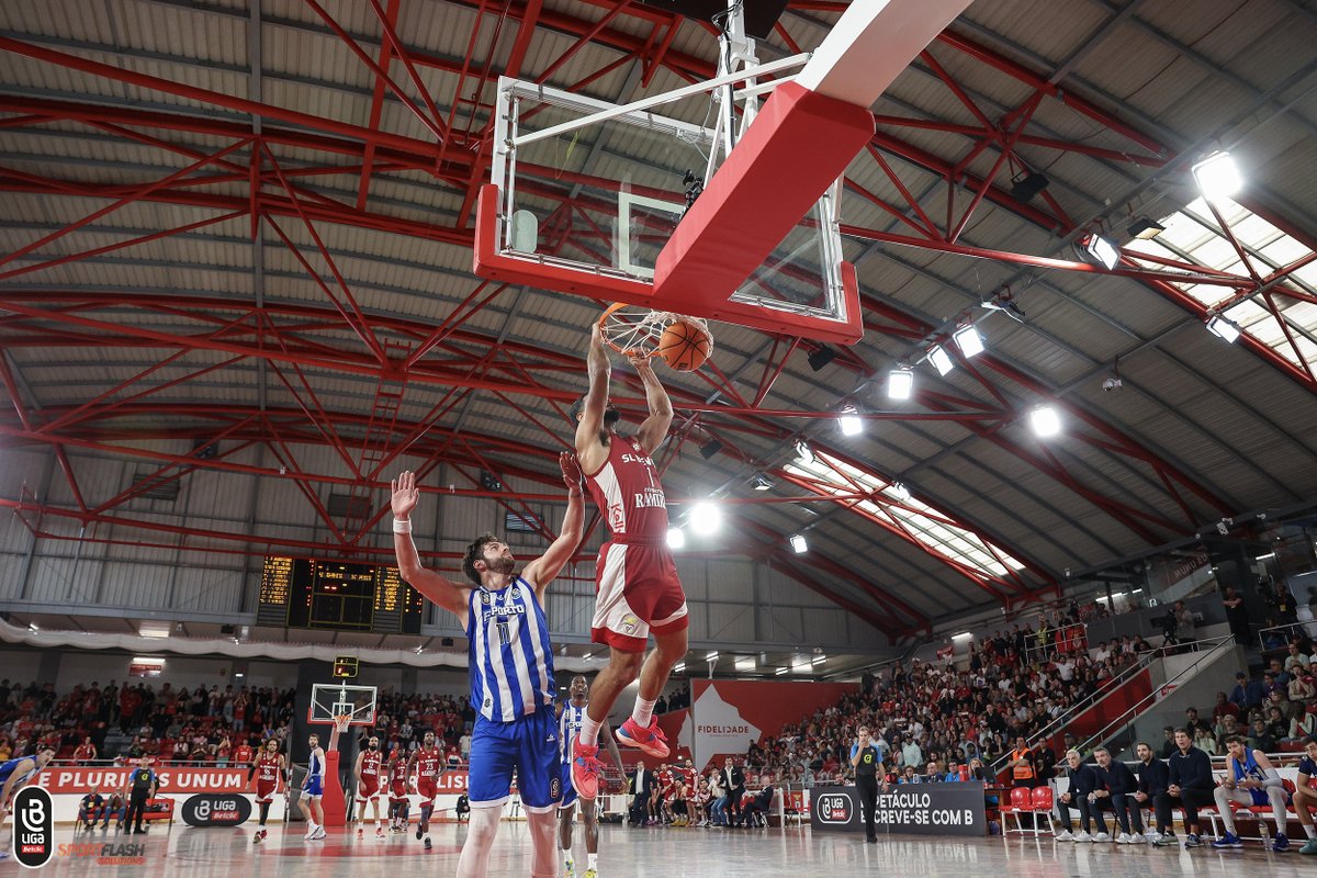BetclicPortugal's tweet photo. 🏀🔥 Vamos sortear um bilhete duplo no nosso sofá para o Benfica-Porto da #LigaBetclic! Tens direito a snack, bebida e ainda 10€ de Freebets para apostares neste jogo.

- Dá RT + FAV
- Identifica quem vais levar contigo + Username Betclic

Vencedor anunciado quinta-feira.