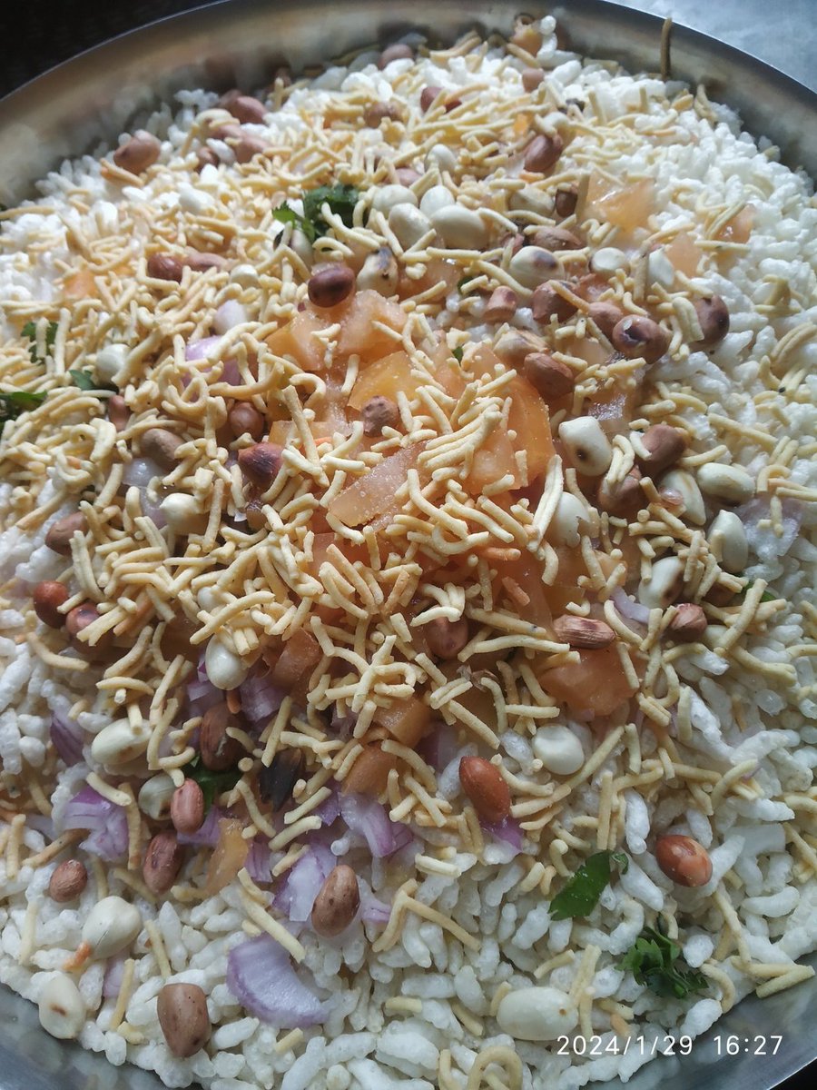 anjanikumar90s's tweet image. घर में सब जंक फूड के लिए हाय तौबा हाय तौबा और मैं , मुरमरे/लाई/ भूजा/चना/मक्का  👇
#Native #NativePlace