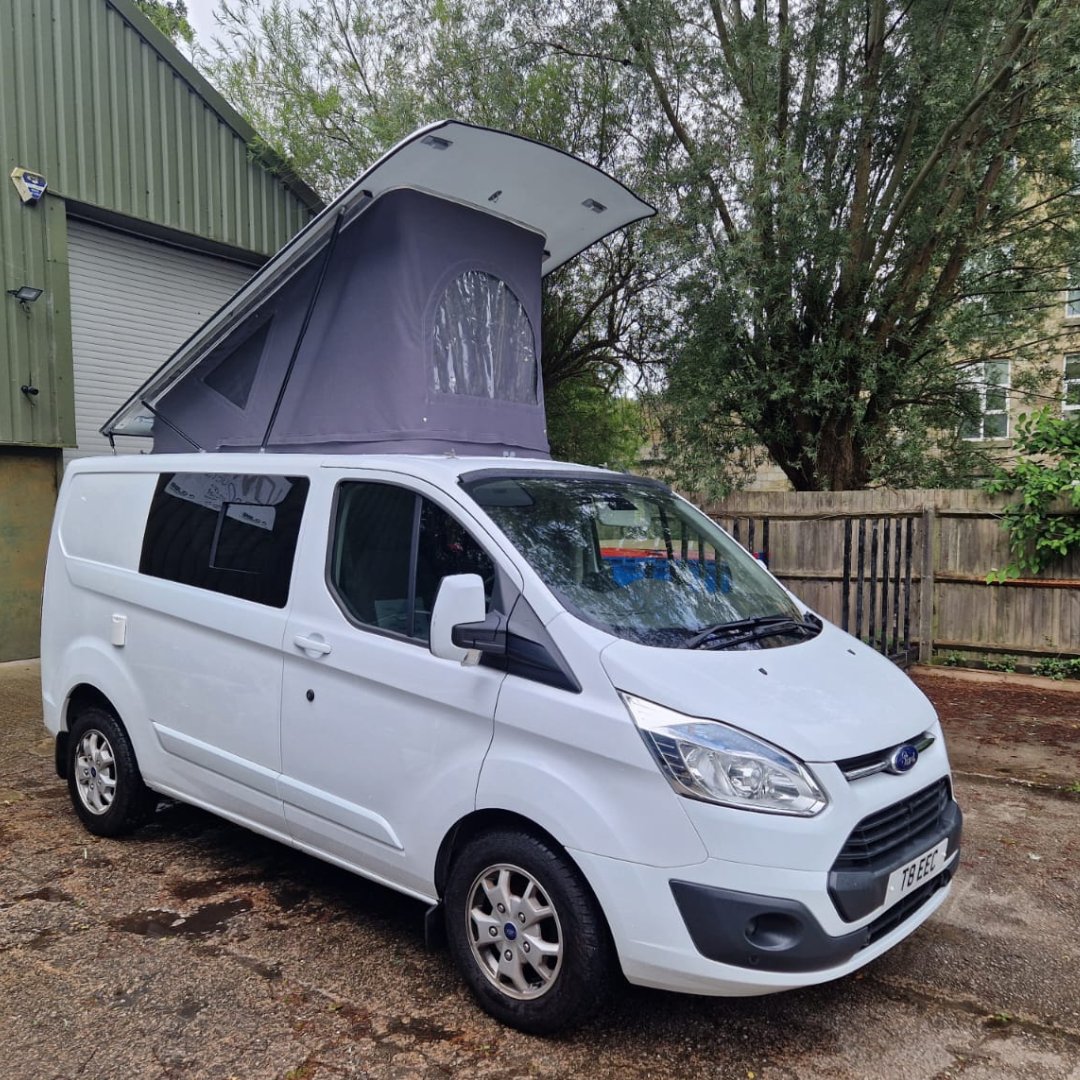 Utilising our unique patented operating mechanism, the #stealthb2 and #stealthftc can keep the same low profile OEM look, sitting just a few millimetres off the original roof line, but the operation becomes an absolute cinch,
#vanlife #vanlifeproject