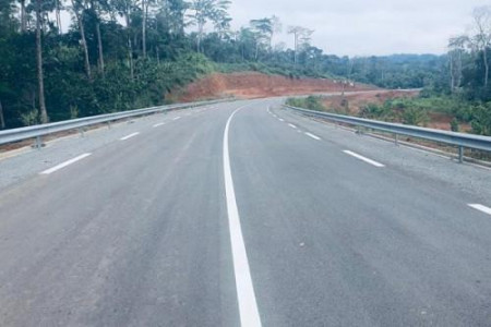 Cameroon speeds up road investment, aims to surpass current 8.39% paved network businessincameroon.com/construction/0…