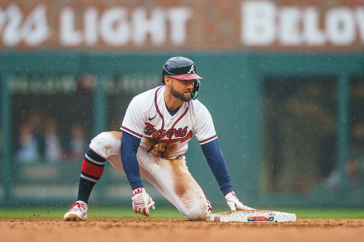 comfortbraves's tweet photo. we love you kevin pillar. https://t.co/HBRlSHRPRE