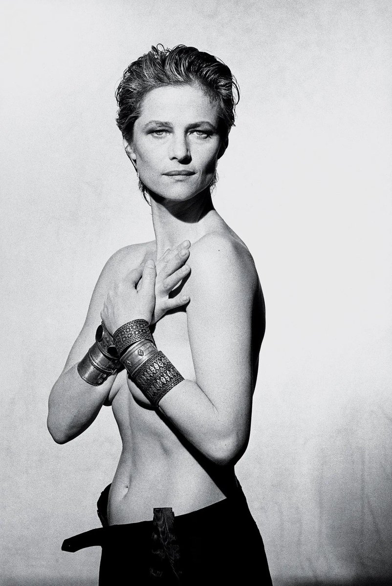AniSWISSarts's tweet photo. #CharlotteRampling, 🎥 🎭 born #otd in 1946 - #Rampling photographed by Peter Lindbergh in 1987 https://t.co/nEPvLz5N1h