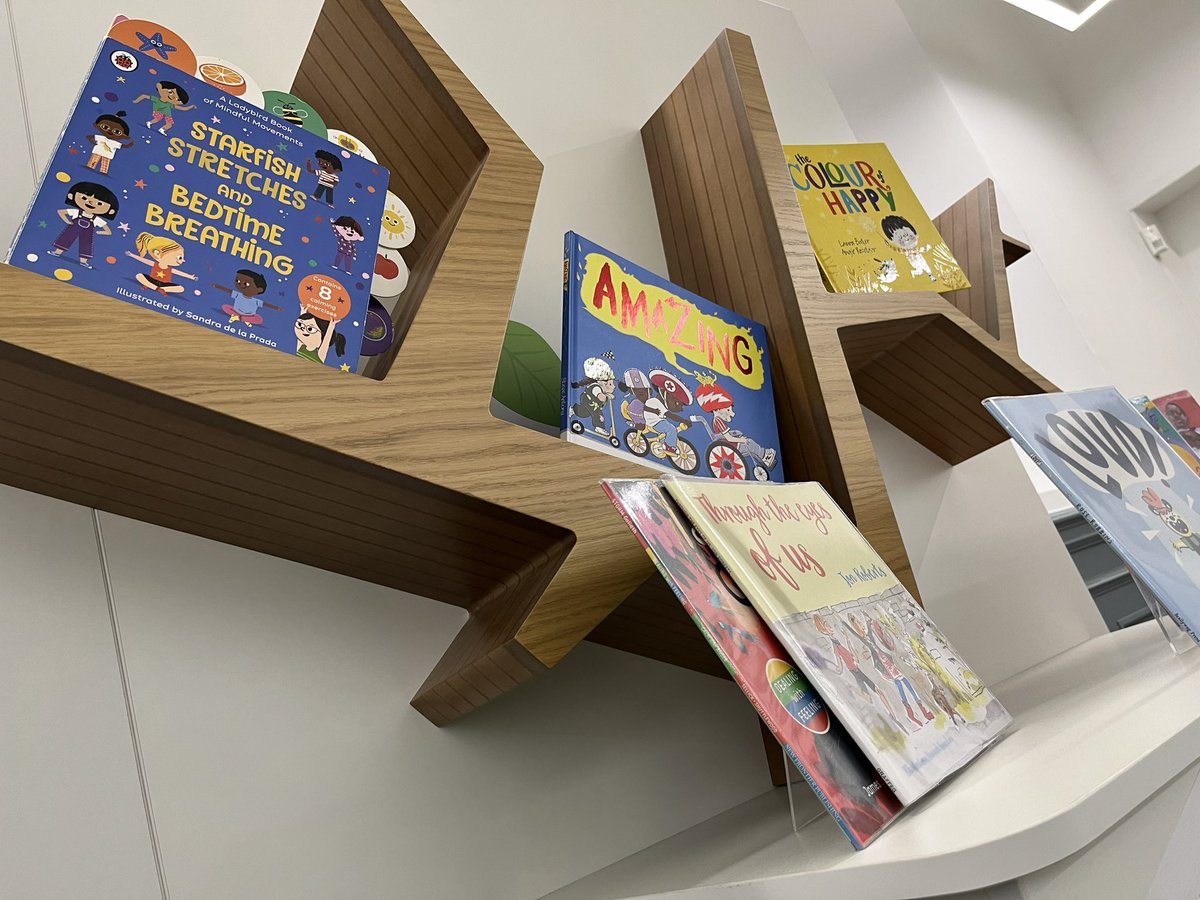 Chs_TheLibrary2's tweet photo. #ChildrensMentalHealthWeek pop into Clydebank #library and write a message on our #kindness tree. Borrow some fantastic books @wdclibraries https://t.co/USuJ3u8KJQ