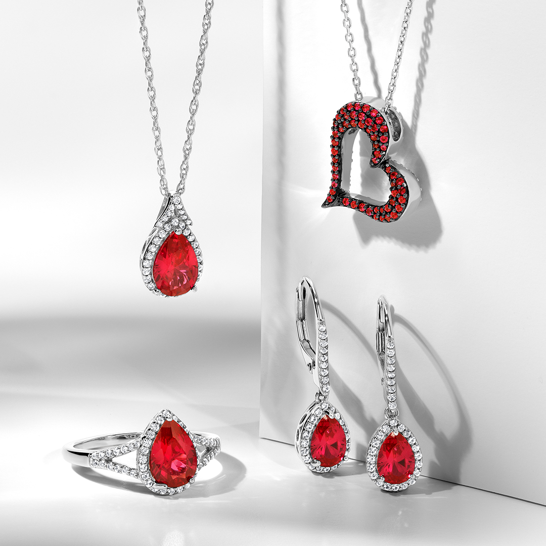 Be the reason for their heart-eyes this Valentine's Day with something sparkly from <a href="/zales/">Zales Mignot</a>! 💓💗
#LoveZales #ValentinesDay