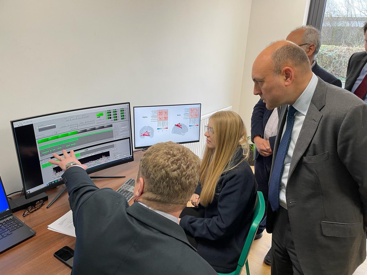 Thrilled to see the impact of our £45m quantum investment at <a href="/CercaMagnetics/">Cerca Magnetics Limited</a>! Their cutting-edge work on a functional brain scanner is a beacon of hope for those battling neurological diseases. 

A glimpse into the future of healthcare innovation 🏥 🥼