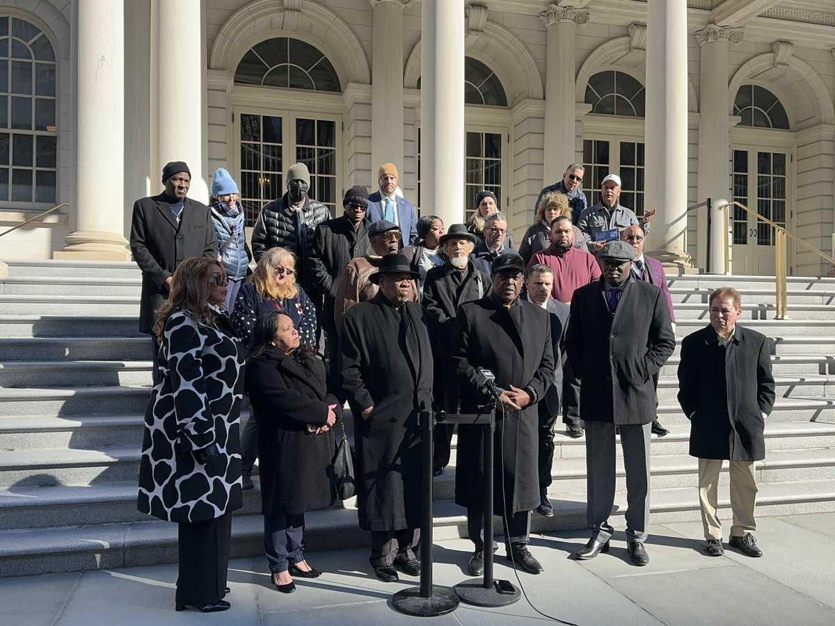 nycclergy's tweet photo. #UnitedClergyCoalition ask @GovKathyHochul, @TishJames, @NYCMayor, and @ManhattanDA to deport anyone that hurts our officers. https://t.co/oJlbGKccbo