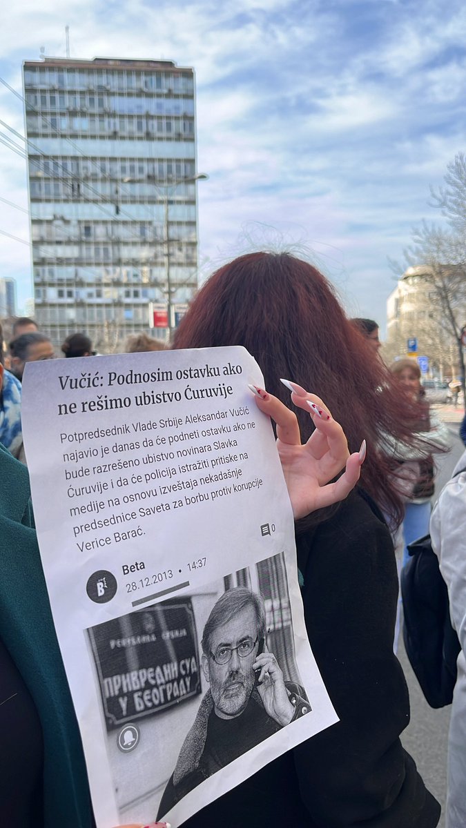 Rodjena sam tri godine nakon ubistva Slavka Ćuruvije, ali imam utisak da se od tada ništa nije promenilo. 

Ista lica na vlasti, iste društvene podele, isti nerešeni slučajevi, nasilje…

Teret koji nosimo 30 godina preveliki je za nekog ko ima 21. Moramo ga se osloboditi što pre