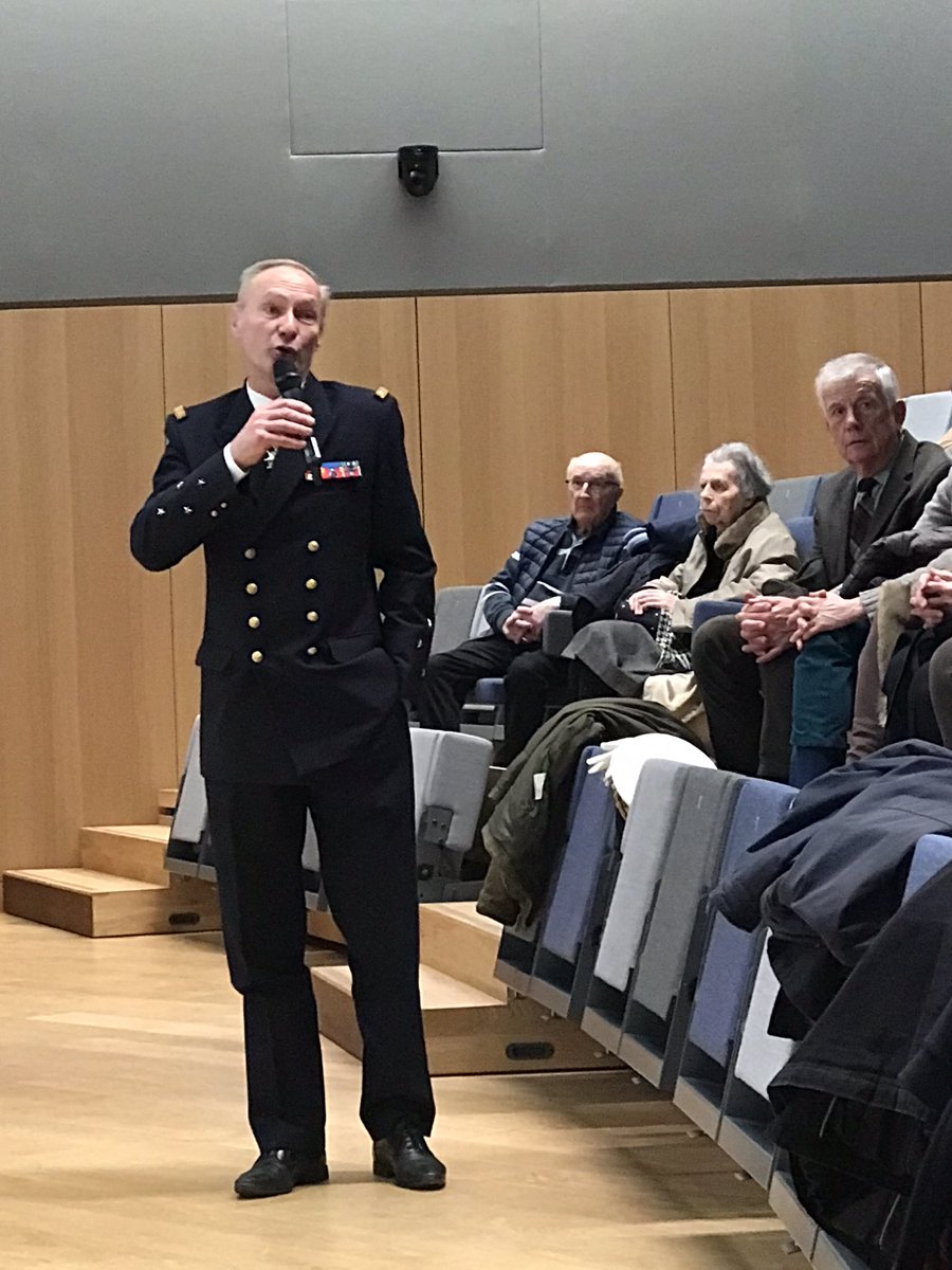 En direct du musée de la Marine, conférence émouvante du fils du Commandant du sous marin « Minerve » qui a sombré sur les côtes de Toulon en 1968 et dont les débris ont été retrouvés en 2019 …. Pensée spéciale à l’Amiral @PFForissier ⚓️ @CEMM_FR @MarineNationale @CESMMarine