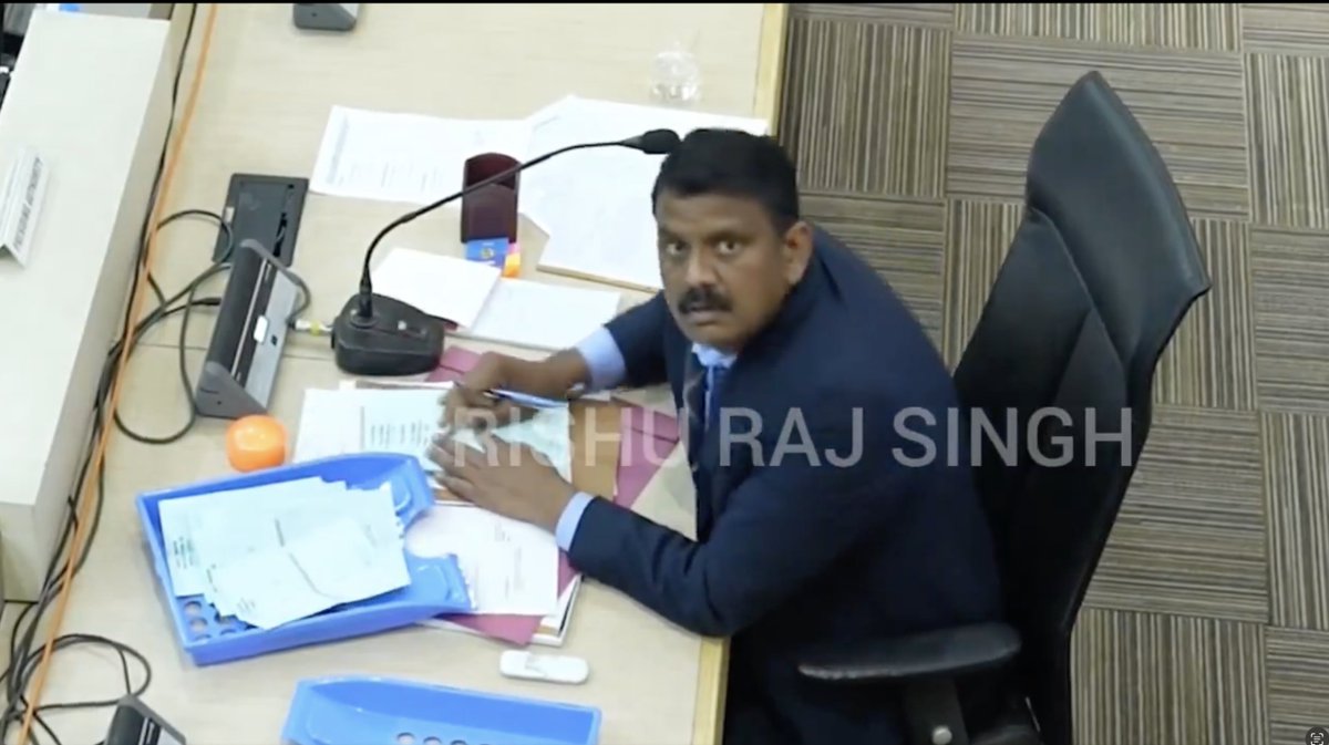 #SupremeCourt about the Presiding Officer of #Chandigarh Mayor Poll :

 "Is this the behaviour of a returning officer? He looks at the camera, and defaces the ballot obviously. Where there is a cross at the bottom (of the ballot paper), he puts it into the tray. The moment there