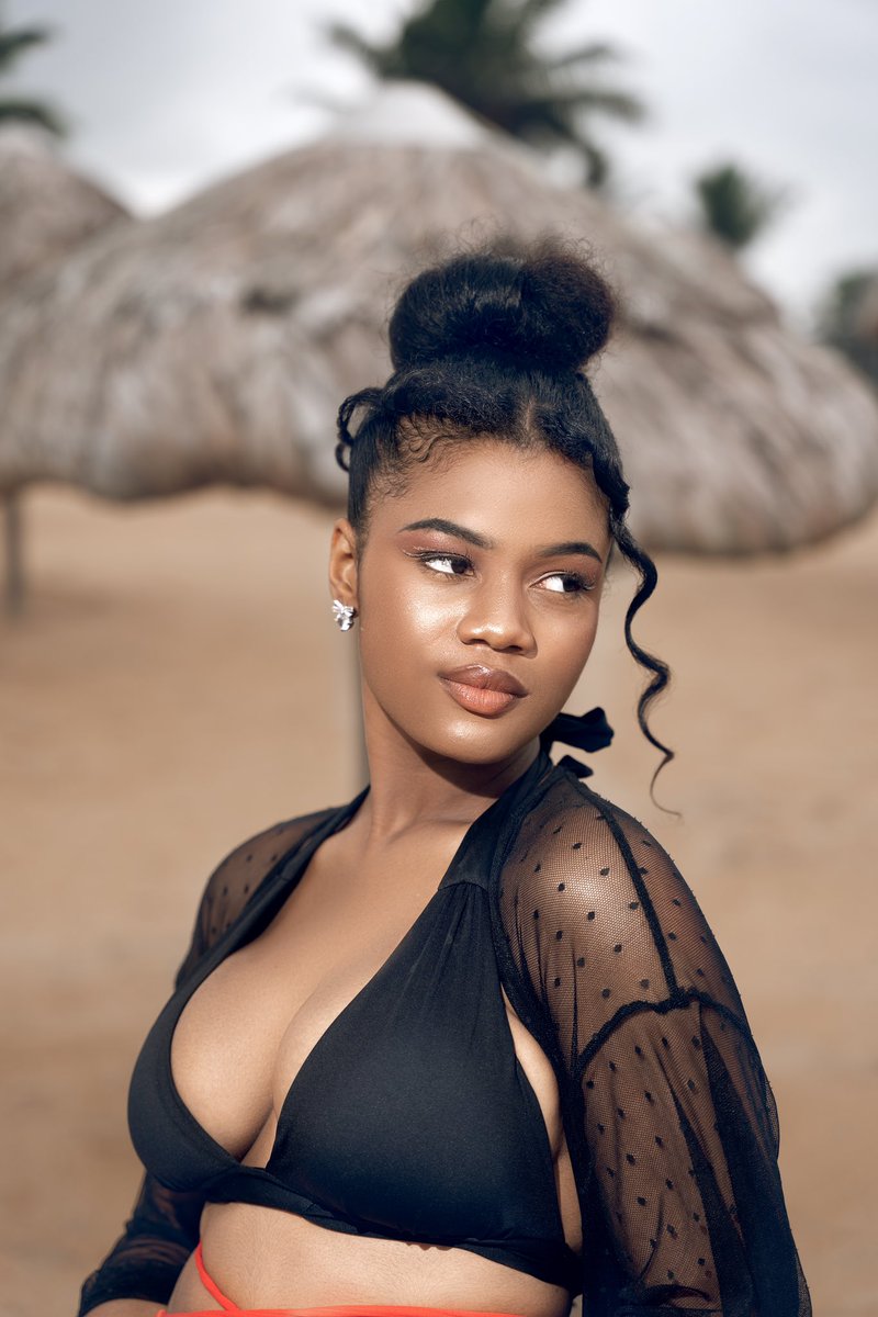 EliteShooter___'s tweet photo. Clearly representing her title; “Most Beautiful Girl In LIBEERIA”

#believer #liberianphotographer  #photo #explorepage #vouge #photographer #beachfestival #beautiful #art #sony #nwe #africa #model #me #smile #potraitstream #portraitstream #happy #likes #explore https://t.co/RxQ8zeqNGX