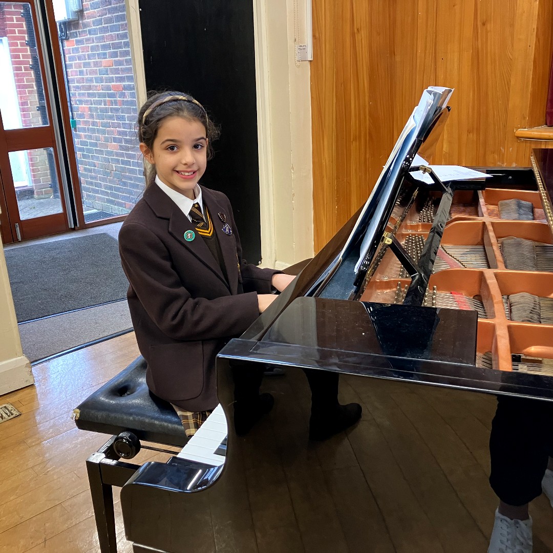 StHilarysSchool's tweet photo. This afternoon we held the first of our Teatime Concerts for the Spring Term. We saw such confidence and it was clear to see how much time you have dedicated to practising! Well done to all those who took part.
#StHilarysSchool #TeatimeConcert #PrepSchoolMusic #LifeAtStHilarys https://t.co/hx5miS56eh