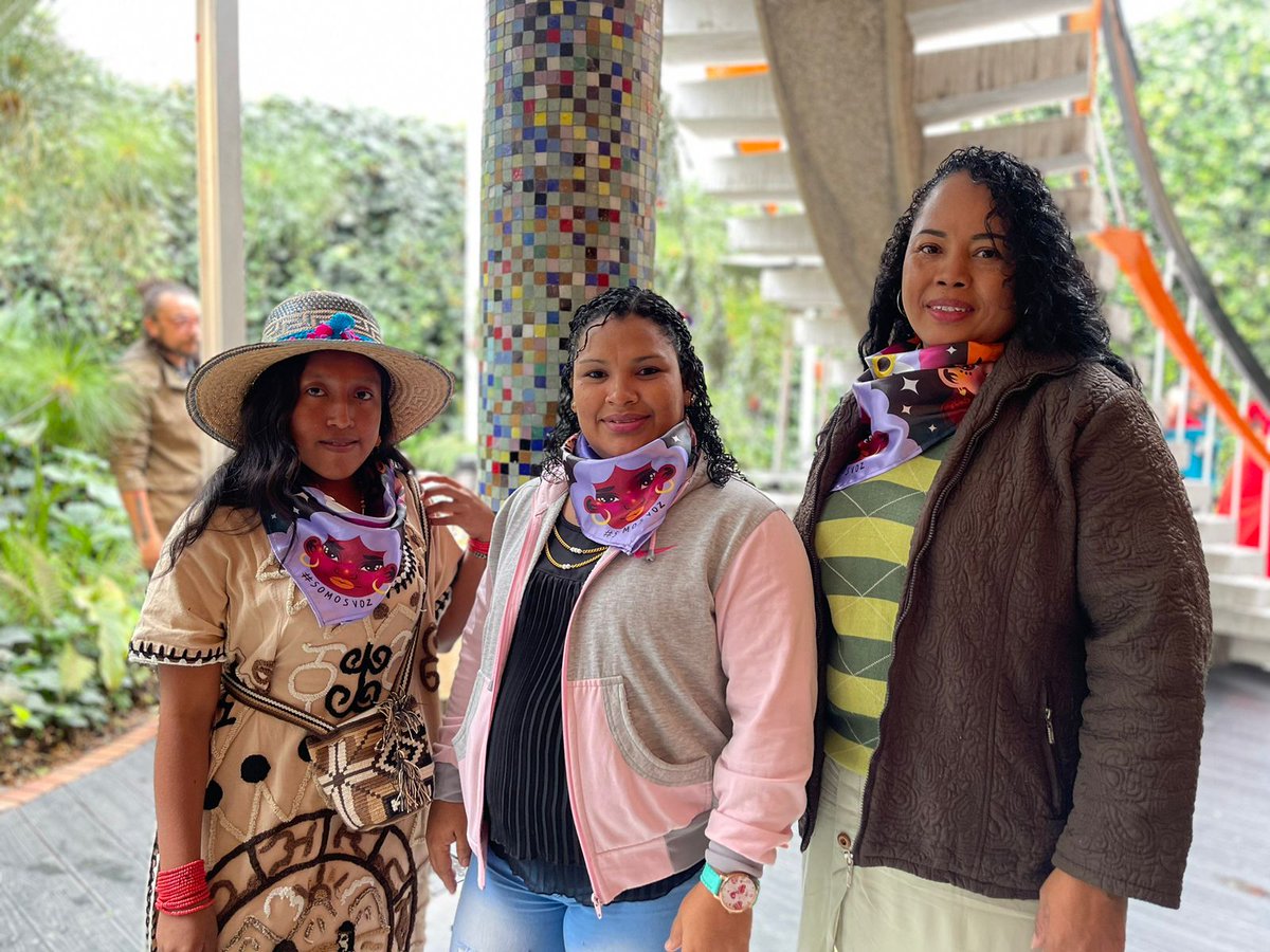 GOAL_Colombia's tweet photo. #PorUnMundoMejor mujeres de diversos territorios de #Colombia participan en campaña sobre Violencias Basadas en Género 💜 #SomosVoz, en @casaeborrero, con apoyo de @Irish_Aid.
Junto a #HealthNetTPO #PaisesBajosEnColombia
#4ABetterWorld
#GOALContigo https://t.co/YO7PWIjVyJ