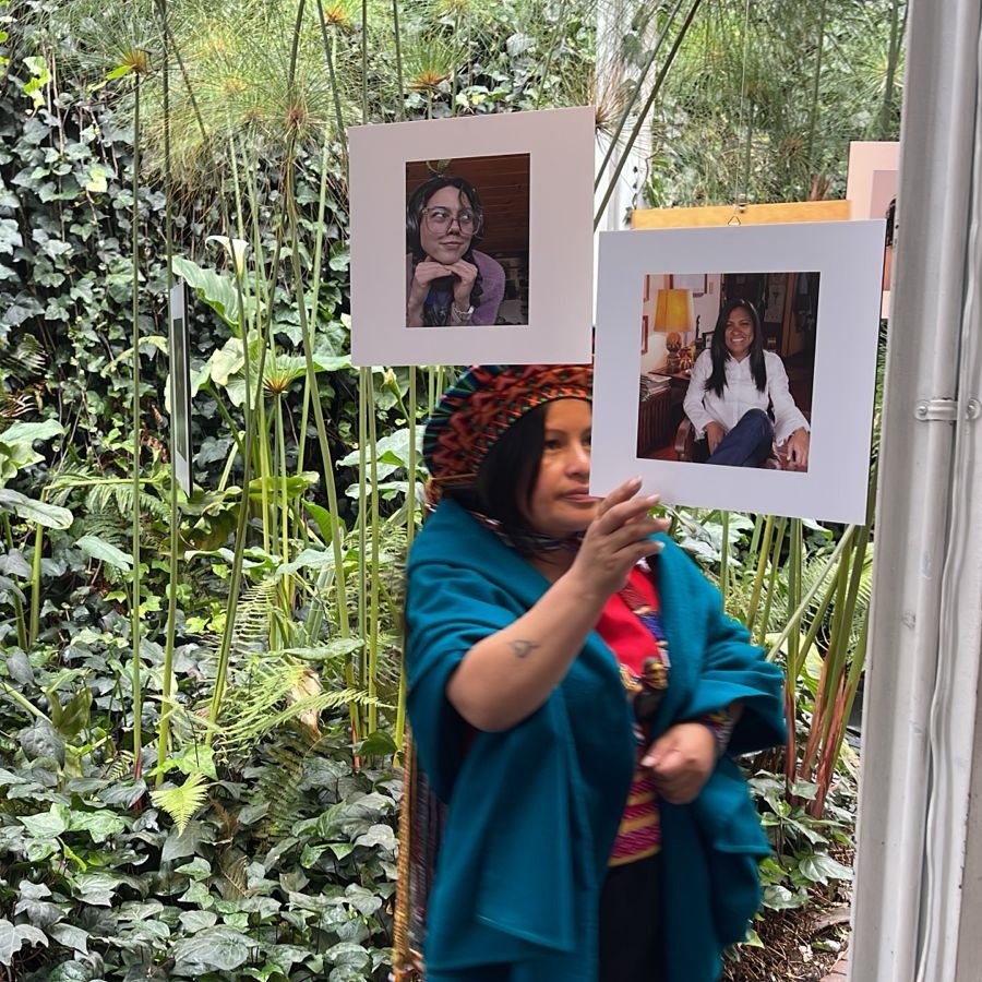 GOAL_Colombia's tweet photo. #PorUnMundoMejor mujeres de diversos territorios de #Colombia participan en campaña sobre Violencias Basadas en Género 💜 #SomosVoz, en @casaeborrero, con apoyo de @Irish_Aid.
Junto a #HealthNetTPO #PaisesBajosEnColombia
#4ABetterWorld
#GOALContigo https://t.co/YO7PWIjVyJ