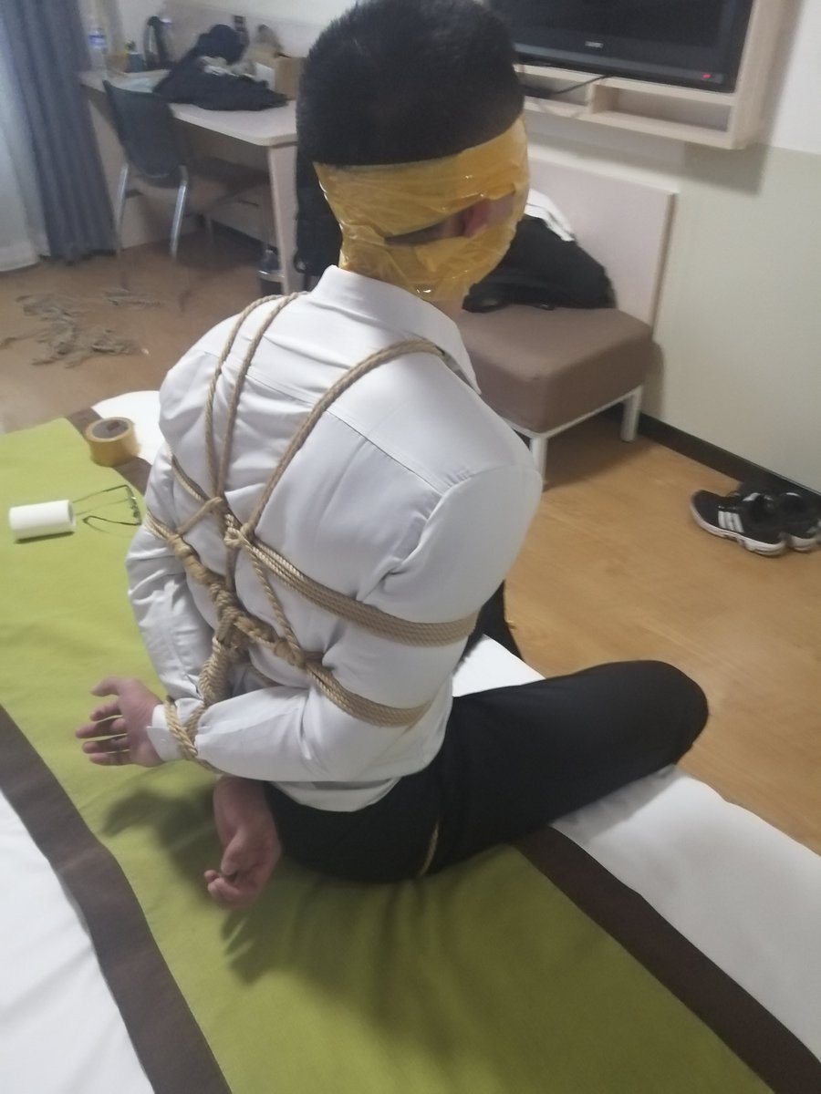 kiuhander's tweet photo. 最近比较忙，就发个小菜吧， 不得不说@TangiceM_2023的肌肉是真结实 https://t.co/g0nzVFqoxb