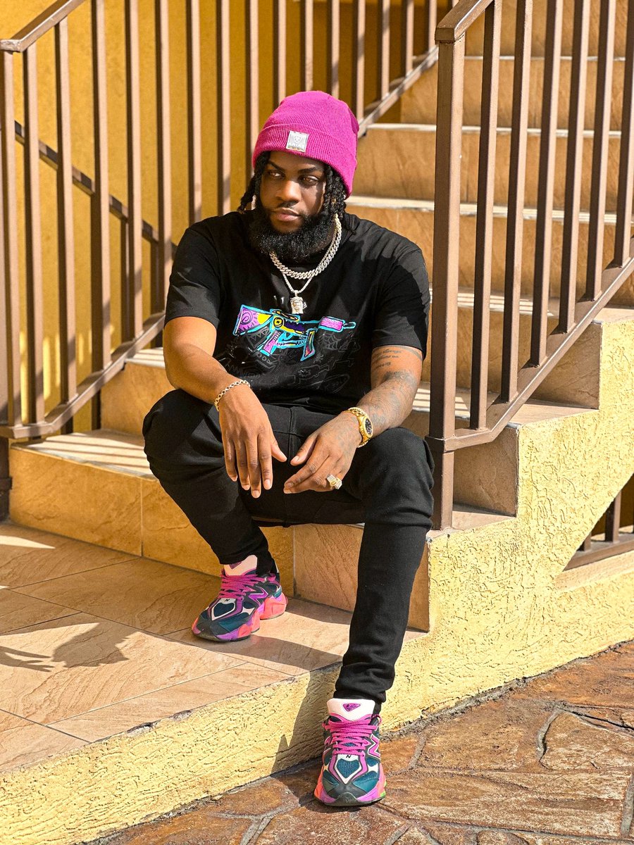 _weekday's tweet image. What if mi couldn’t pay fi get yuh nails done? #whatif