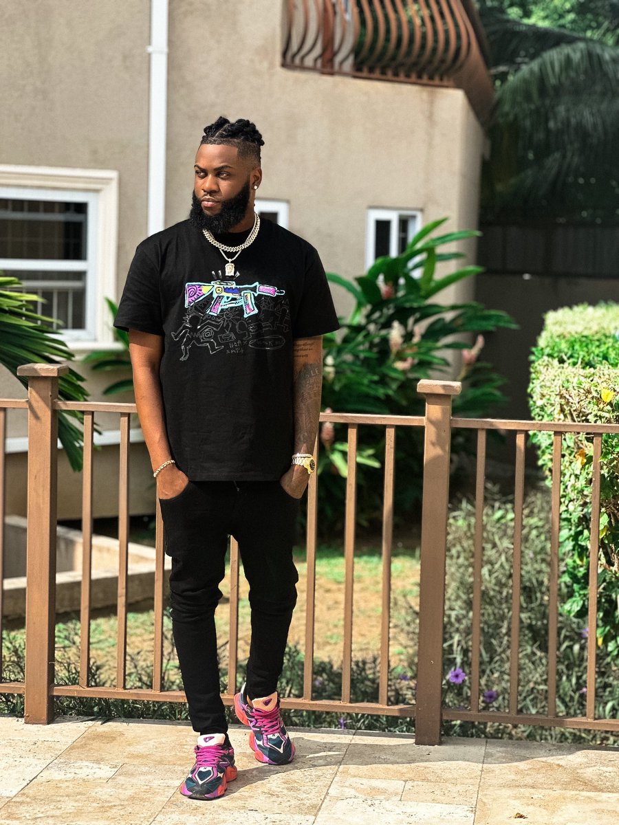 _weekday's tweet image. What if mi couldn’t pay fi get yuh nails done? #whatif