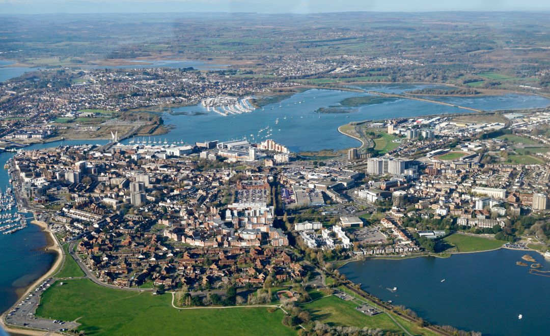 BCPCouncil's tweet image. 🚆🚶🚗🚌🛵🧑‍🦽🚲

🗣️ Have you shared your views on transport opportunities and issues?

✏️ Help shape travel and transport across Dorset

Please take a few minutes to fill in the survey and have your say here 👉 pulse.ly/ob4zdlx0gv

#LocalTransportPlan