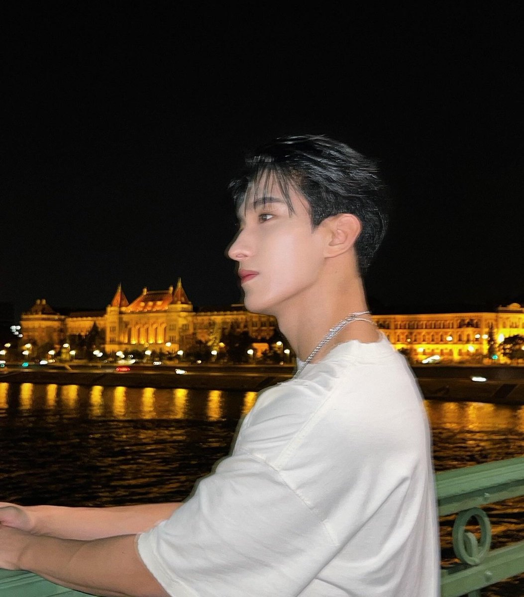qtdkyeom's tweet photo. dokyeom belongs in europe likeㅡ his vibe just changes. may he be in italy, budapest, paris, london... he glows differently. it kinda brings out more of his sophisticated side. https://t.co/YKNJcieka1
