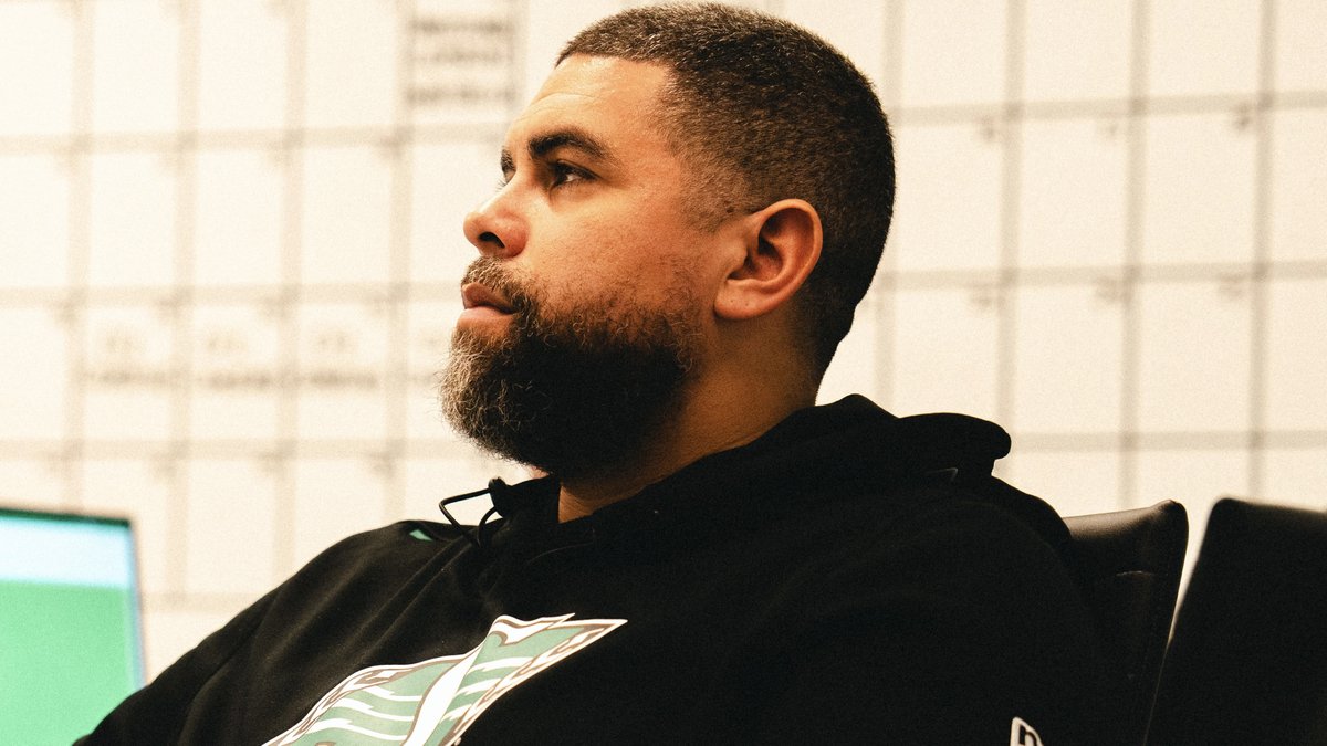 On Sunday, a window opened, as did the door for a snoopy scribe who was invited to observe the proceedings.

Rob Vanstone helps pull back the curtain on the CFL’s free-agent negotiations.

🪟 bit.ly/3HOwPey