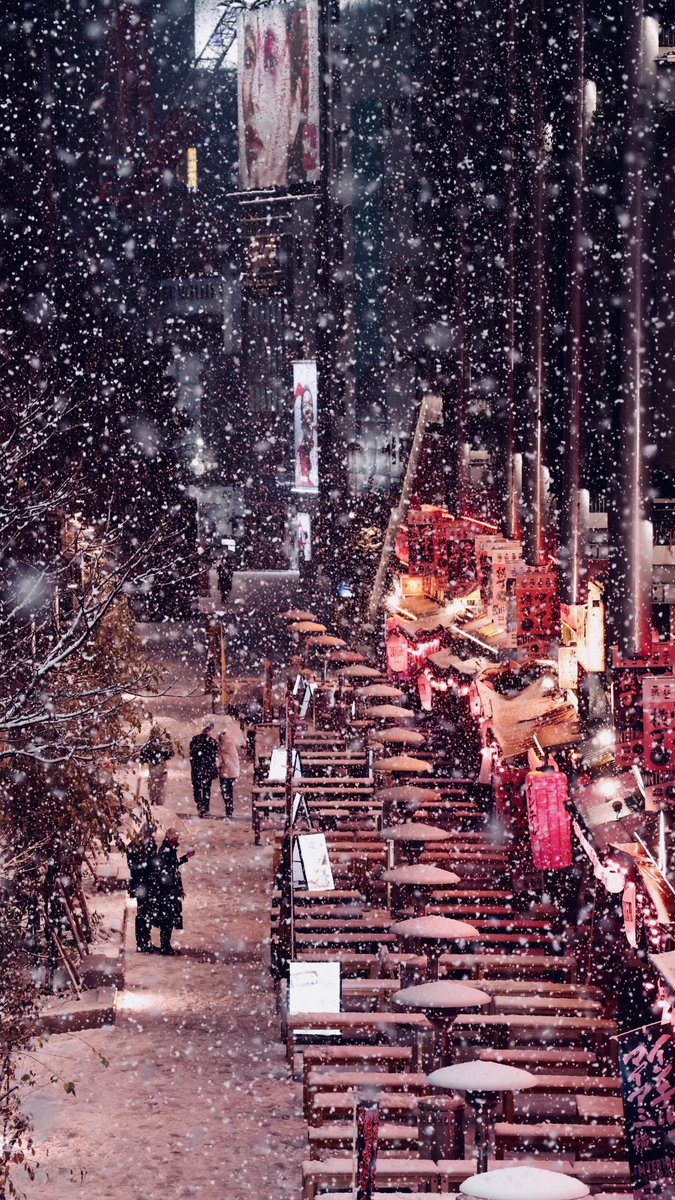 Dino_Tsiopanos's tweet photo. ❄️ Tokyo Snowstorm 2024 ❄️ #shibuya #yokocho #tokyo #japan #snowkyo #snow #thundersnow https://t.co/GGbhXCGpLN