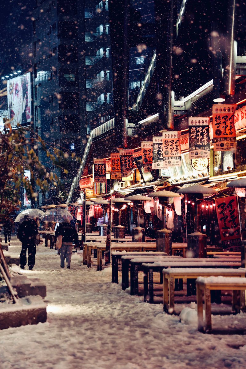 Dino_Tsiopanos's tweet photo. ❄️ Tokyo Snowstorm 2024 ❄️ #shibuya #yokocho #tokyo #japan #snowkyo #snow #thundersnow https://t.co/GGbhXCGpLN