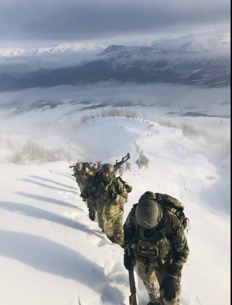 TÜRK SİLAHLI KUVVETLİNDE KARA'DA
DENİZ'DE
HAVA'DA HER KOŞULDA GÖREV YAPAN ASTSUBAYLAR EMEKLİ OLDUKTAN SONRA GEÇİNEMİYORLAR EK İŞ YAPMAK ZORUNDA KALIYORLAR.
#AstsubayGecinemiyor 
<a href="/RTErdogan/">Recep Tayyip Erdoğan</a>
<a href="/tcsavunma/">T.C. Millî Savunma Bakanlığı</a>
<a href="/HMBakanligi/">T.C. Hazine ve Maliye Bakanlığı</a>
<a href="/TSKGnkur/">TSK</a>
<a href="/cnnturk/">CNN TÜRK</a>
<a href="/ahaber/">A Haber</a>
<a href="/ntv/">NTV</a>
@FOXhaber
<a href="/ShowTV/">Show TV</a> 
<a href="/Yilmaz_Ozdill/">Yılmaz ÖZDİL</a>