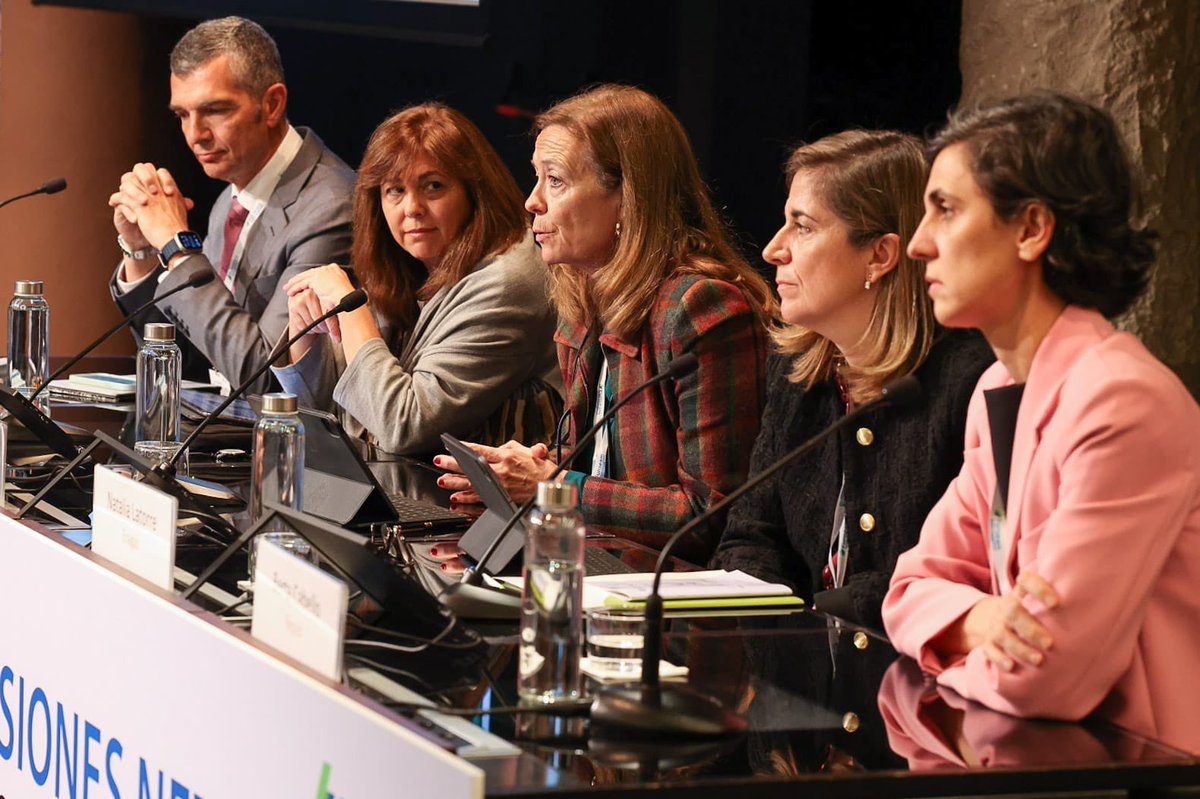 CEOE_ES's tweet photo. 📍@CEOE_ES participa en la XII edición del Simposio Empresarial Internacional @Funseam 

Estrategias cero #emisiones netas🌿para una #industria competitiva y sostenible♻ con @Cepsa, @enagas, @ExolumGroup, @Repsol y @CristinaRiveroF

#sostenibilidad #XIISimposioFunseam https://t.co/24DEgrUYbb