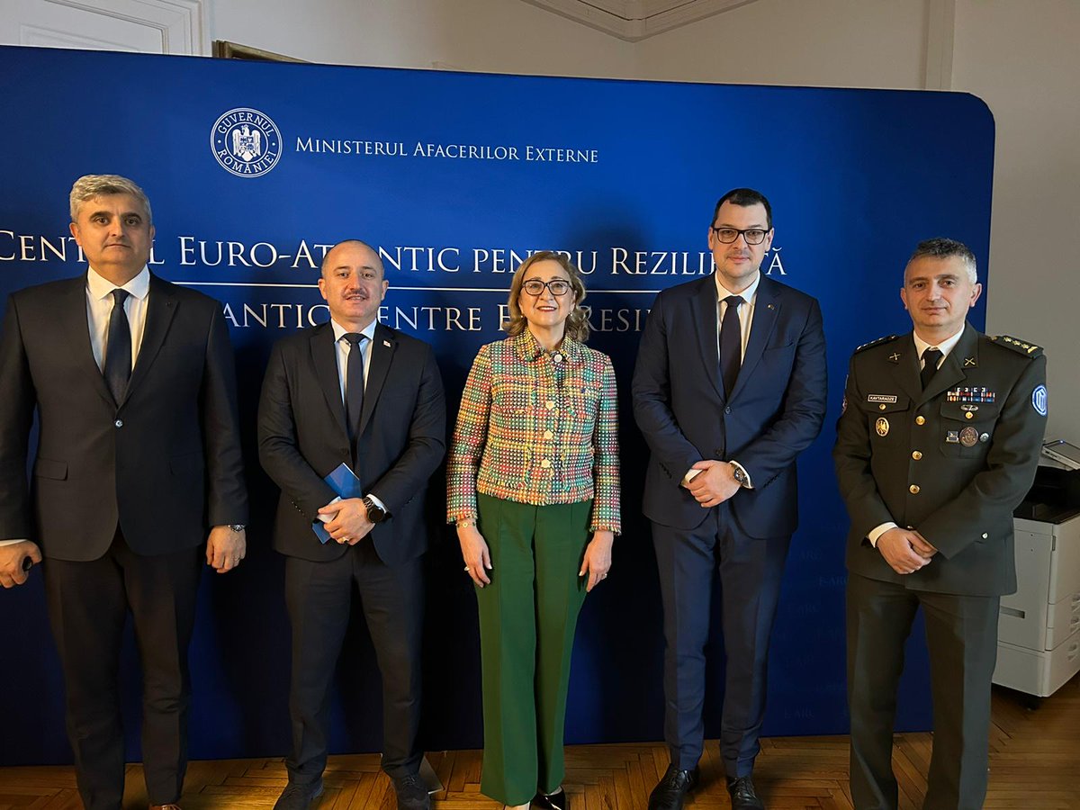 CentrulR's tweet image. E-ARC welcomed today a delegation, including H.E. Tamar Beruchashvili @tberuch and officials from the Georgian MoD 🇬🇪
👉 Presented the MoU for internationalization, garnering significant interest. 
🔷️ Optimistic about Georgia potentially becoming one of the members of E-ARC.