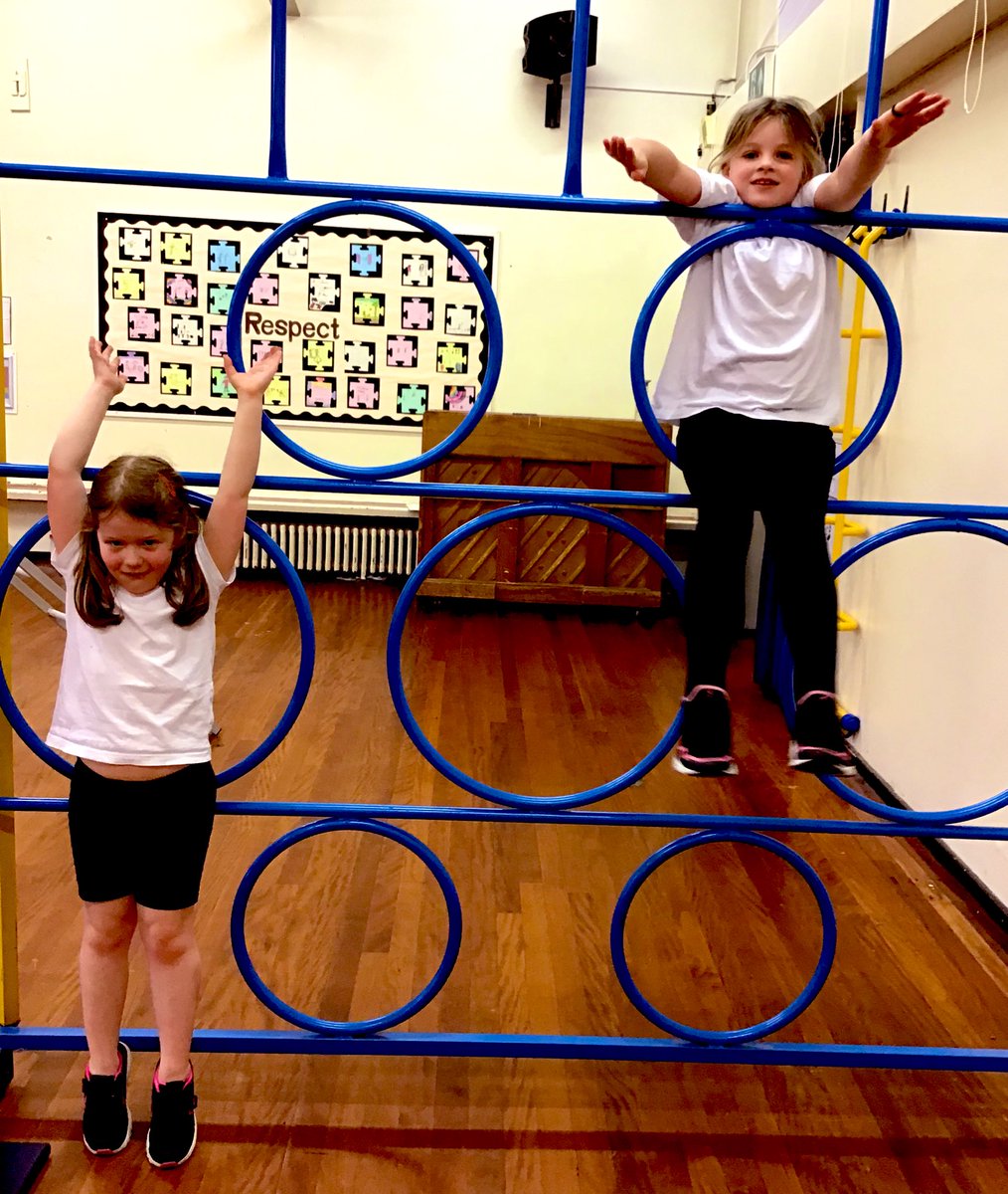 RalphBPSch_York's tweet photo. Class 4 enjoyed their PE lesson today. They used their gymnastics shapes while travelling on apparatus as well as creating shapes on the apparatus! Well done! #RBPSPE @creatorabi @Create_Dev https://t.co/nwQIzz7A0C