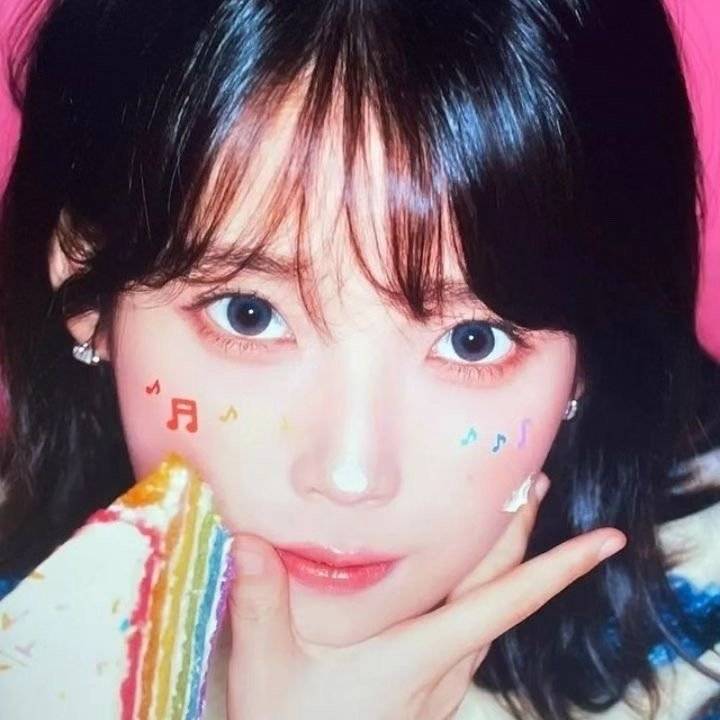 thinking about iu 💭 tweet media